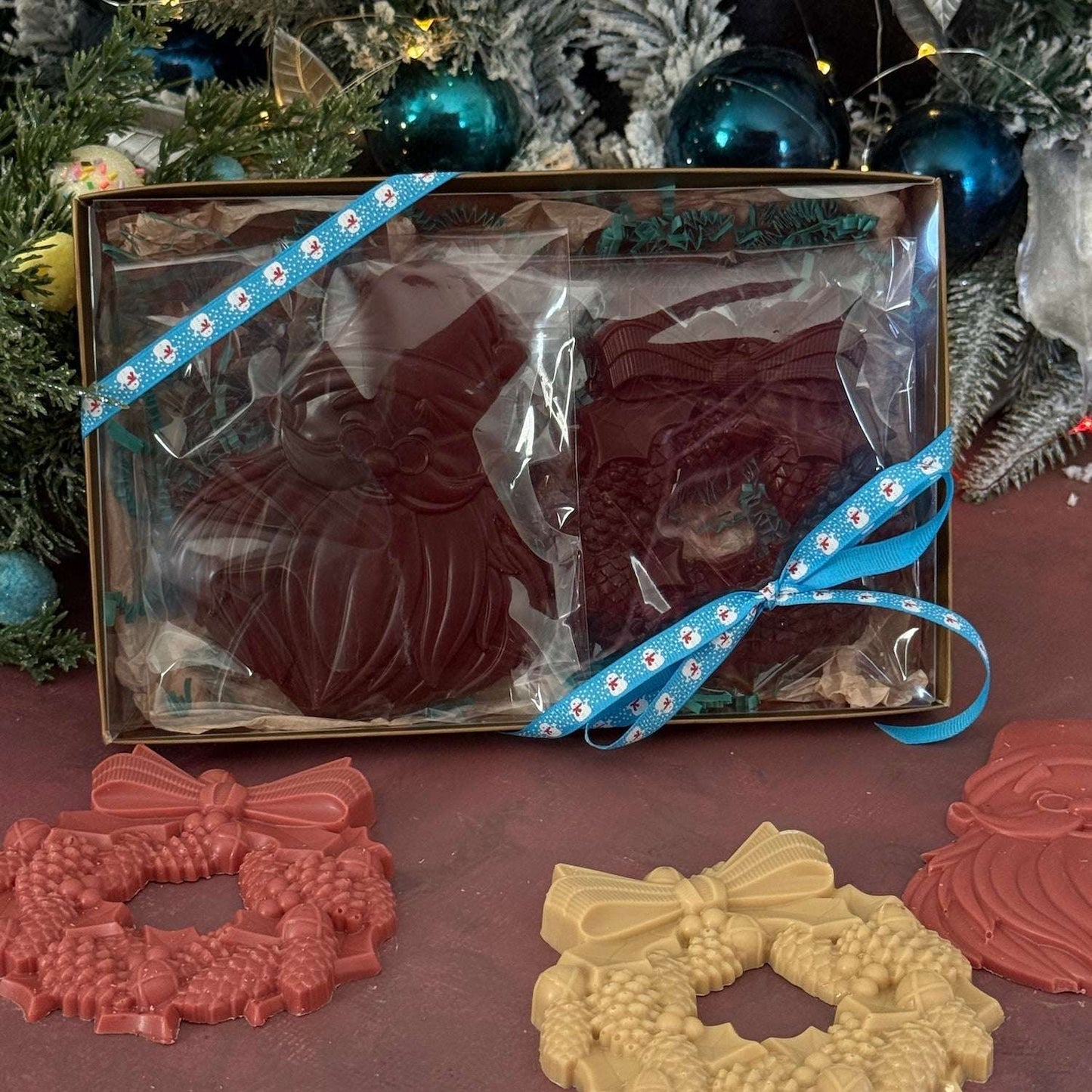 Flèche Christmas Santas & Wreaths – Artisan Vegan Chocolates - Flèche Healthy Treats