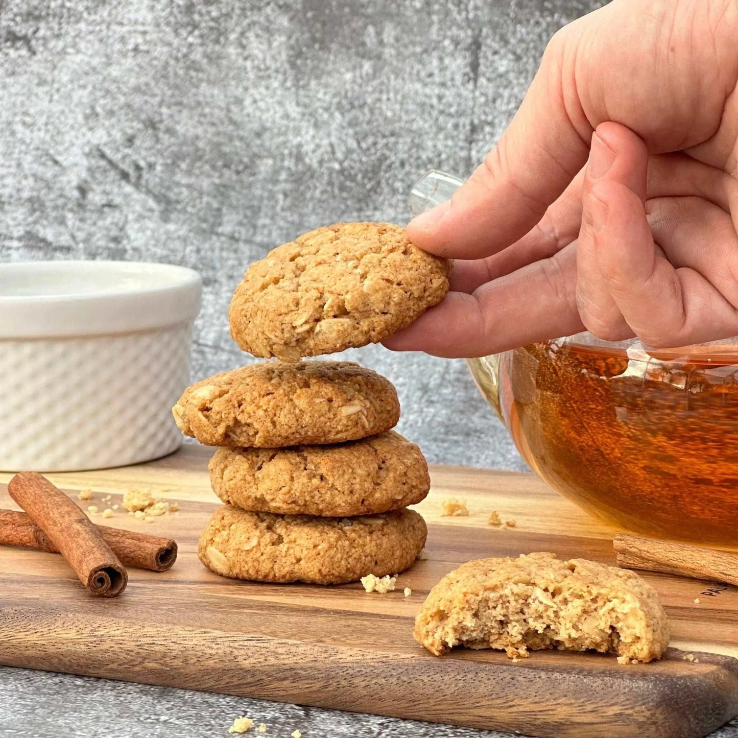 Sugar Free Oatmeal Cookies (Bag of 5 cookies) - Flèche Healthy Treats